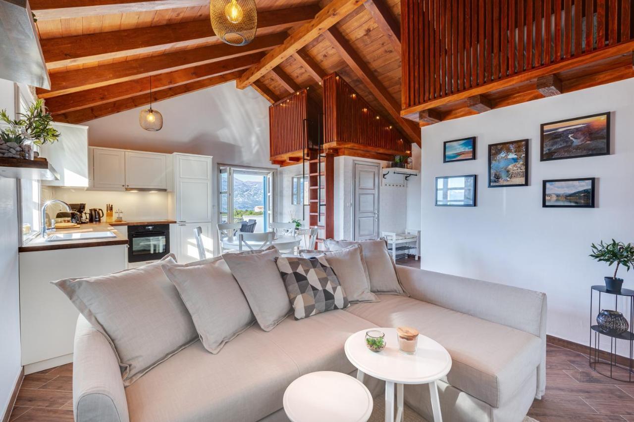 Stonehouse Milan Villa ราชานาส ภายนอก รูปภาพ