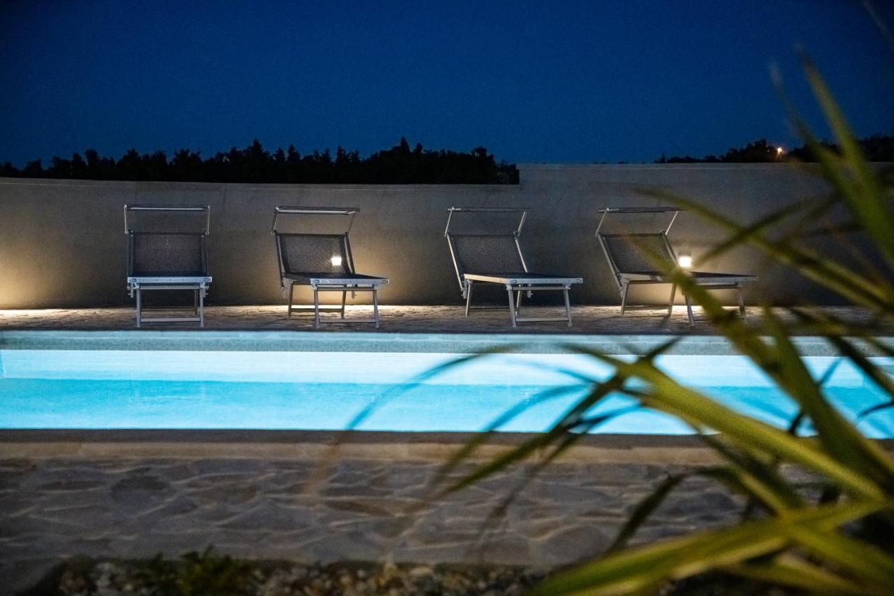 Stonehouse Milan Villa ราชานาส ภายนอก รูปภาพ