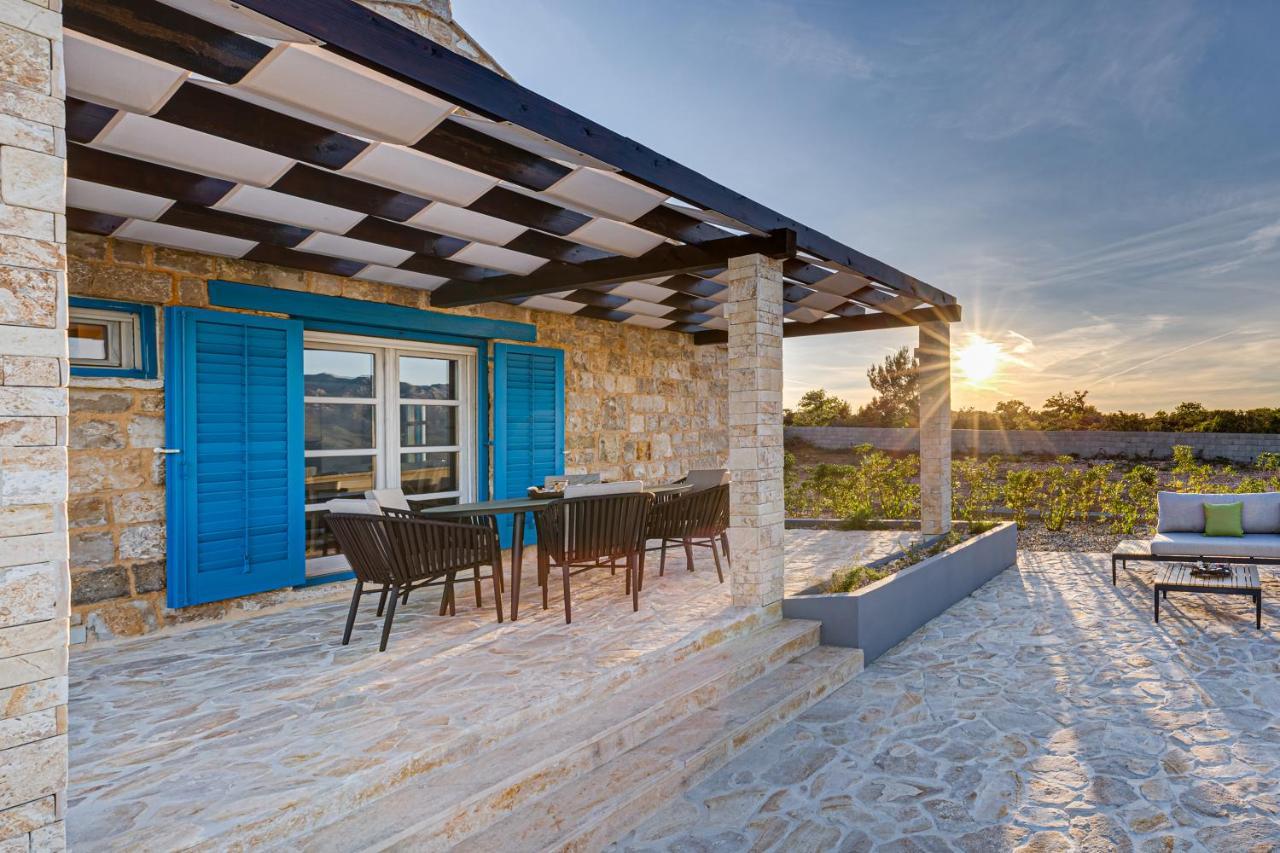 Stonehouse Milan Villa ราชานาส ภายนอก รูปภาพ